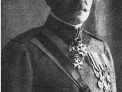 Il generale e medico Lorenzo, "eroe in camice bianco" durante la Prima guerra mondiale, promosse l�istituzione del Policlinico di Bari e favor�, con lasciti e donazioni, la costruzione di altre strutture sanitarie...